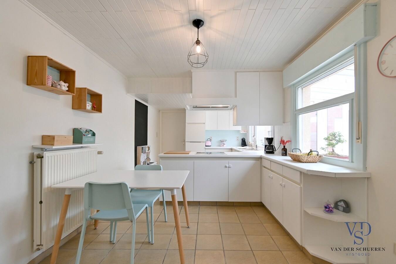 Tijdloze gezinswoning nabij de Schelde. 