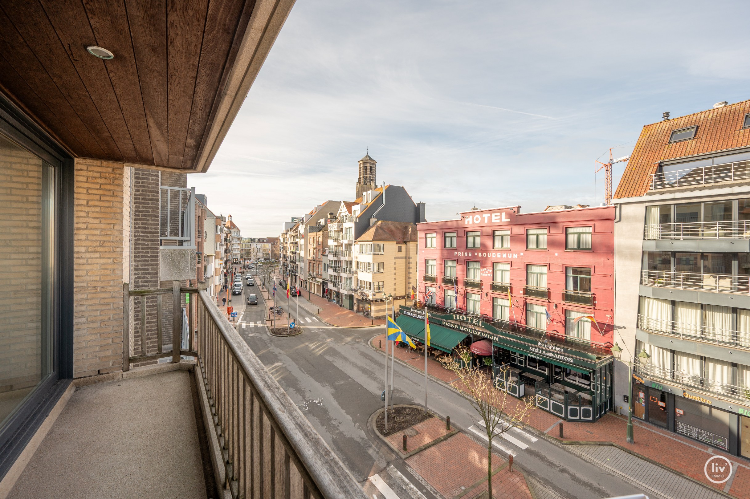 Centraal gelegen 2-kamer appartement met zuidgericht terras op de Lippenslaan. 