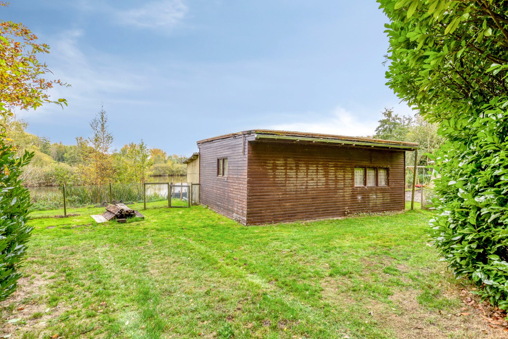 Uniek perceel van 2 ha. en 34 are met 3 prachtige vijvers 