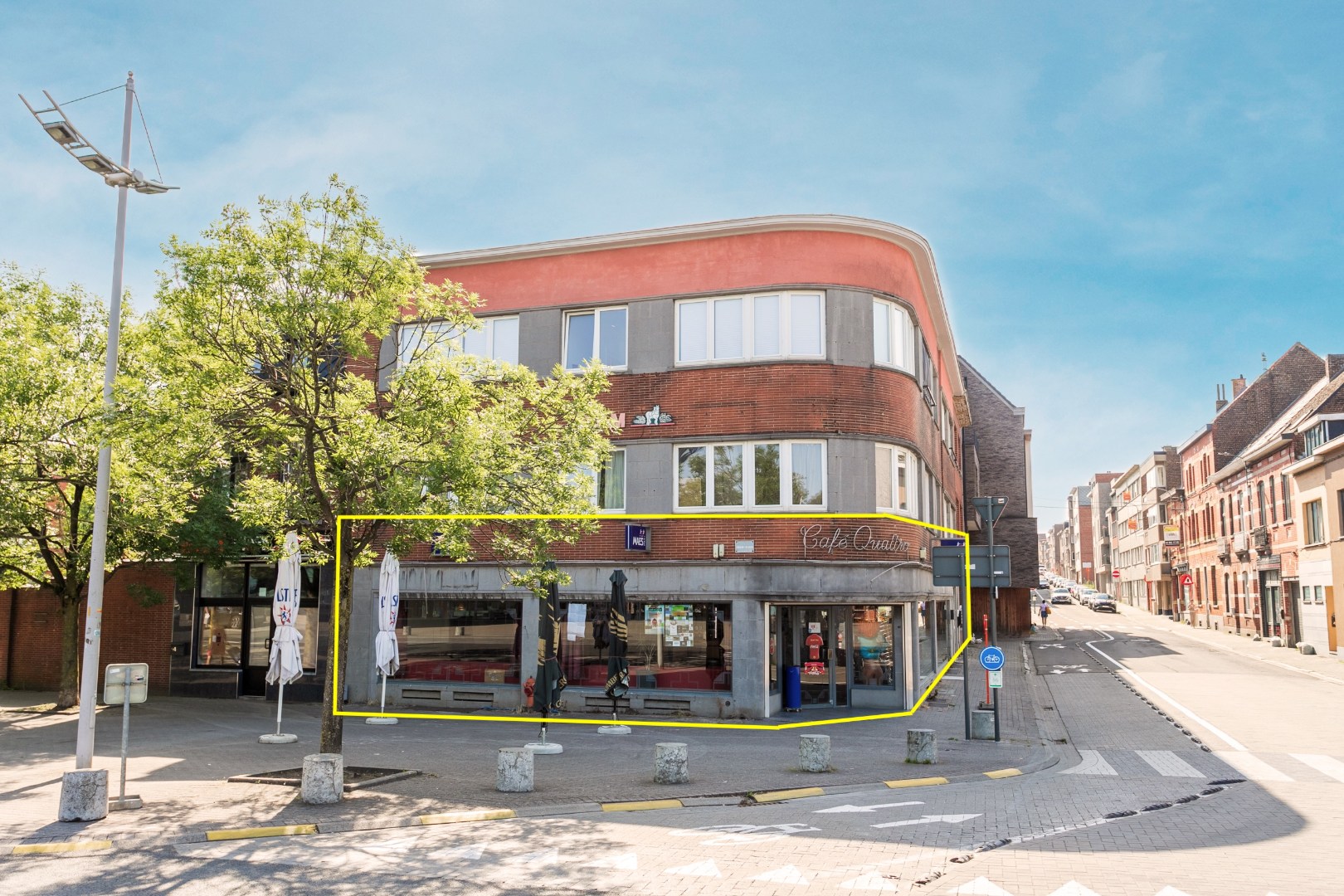 Ruim handelsgelijkvloers in centrum Halle 