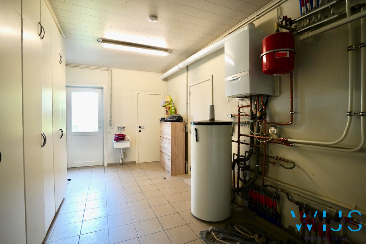 Schitterend karaktervol woonhuis met 5 slaapkamers te Assenede ! 