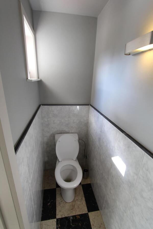 Woning met 4 slaapkamers en garage te Koekelare 