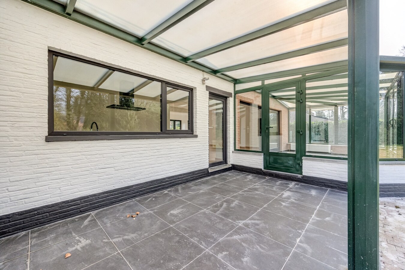 Landelijke, gerenoveerde woning met 4 slaapkamers op perceel van 2.322 m² 