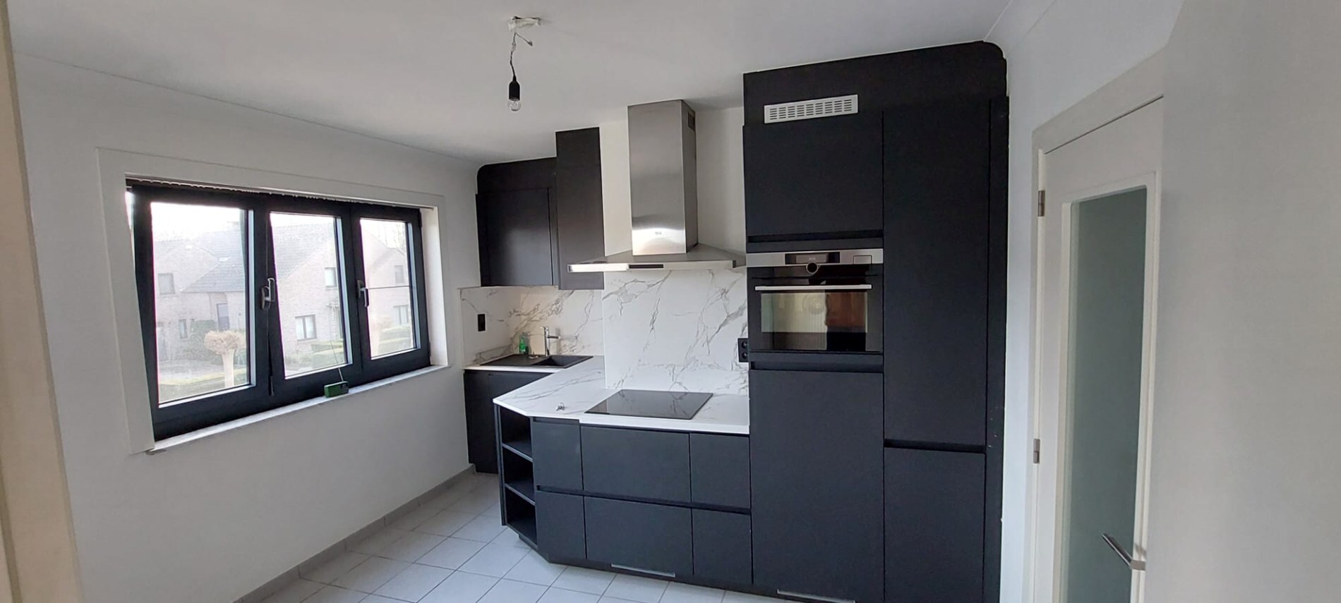 Comfortabel, verzorgd en gunstig gelegen appartement met 2 slaapkamers, terras en garage. 