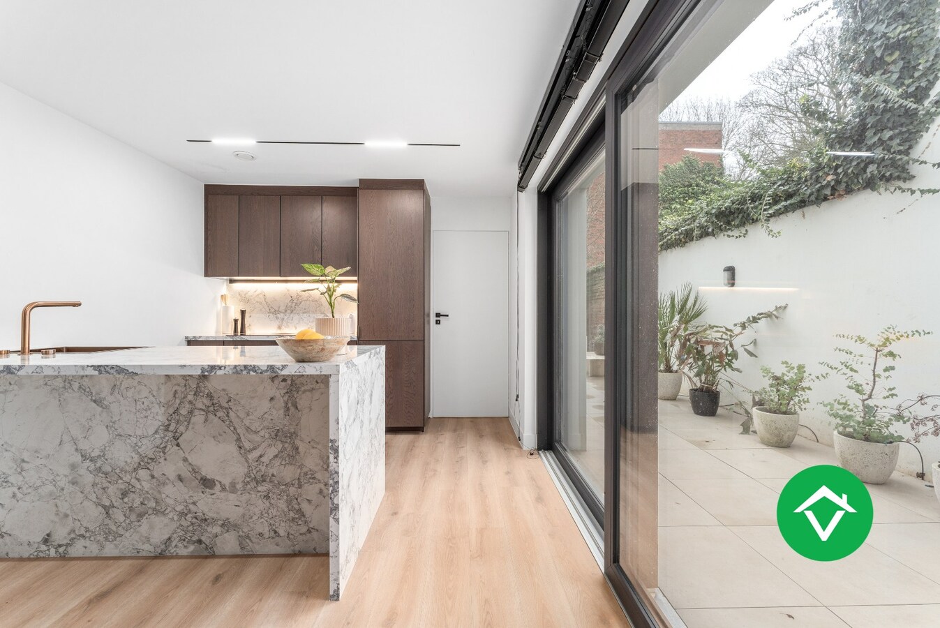 Hoog gerenoveerde woning met tuin en 4 slaapkamers te Roeselare 