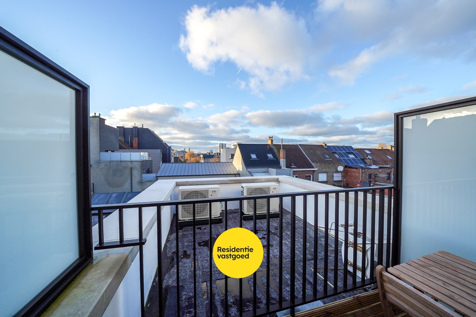 Recent en energiezuinig appartement met autostaanplaats in Bredene 