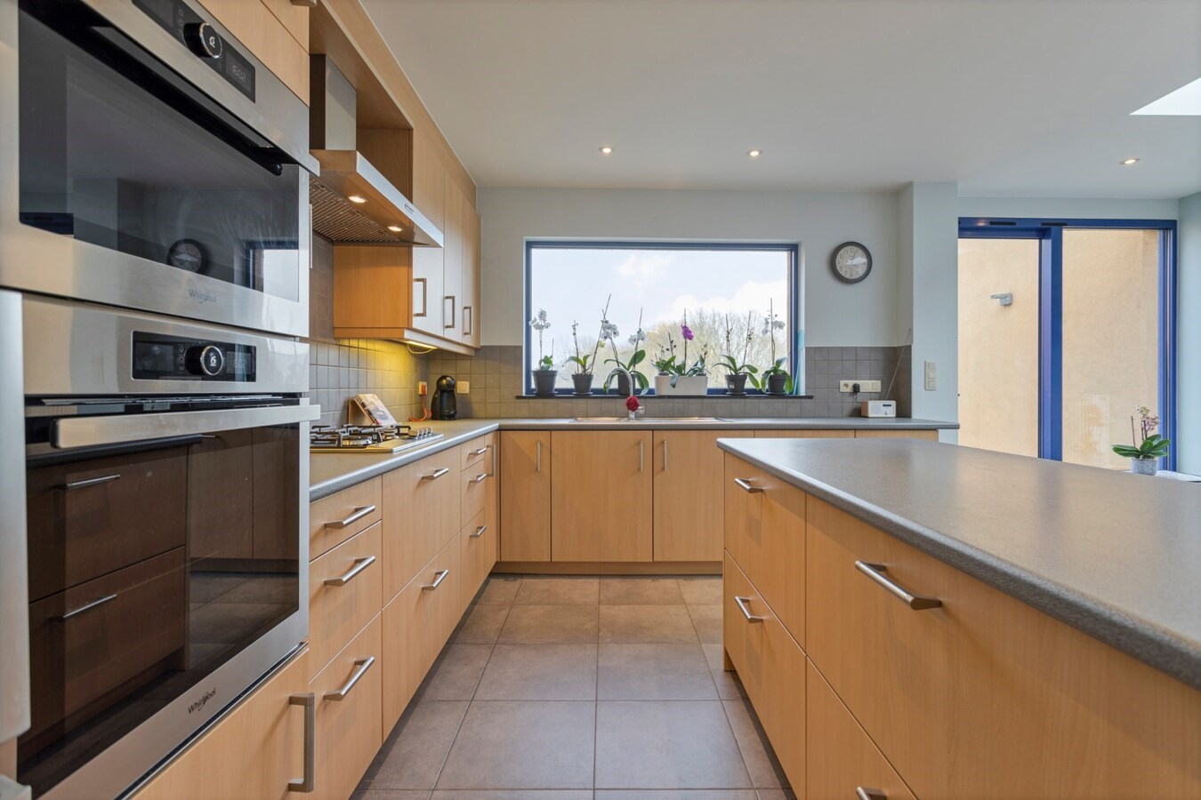 Instapklare burgerwoning met prachtige tuin - 4 slpks 