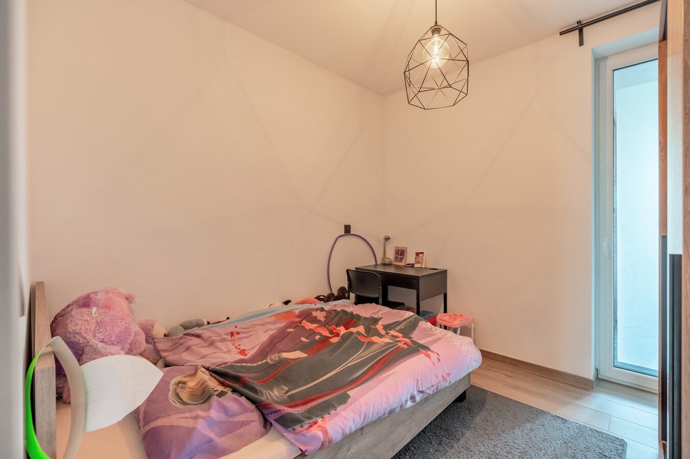 Mooi gelijkvloersappartement met 2 slaapkamers. 