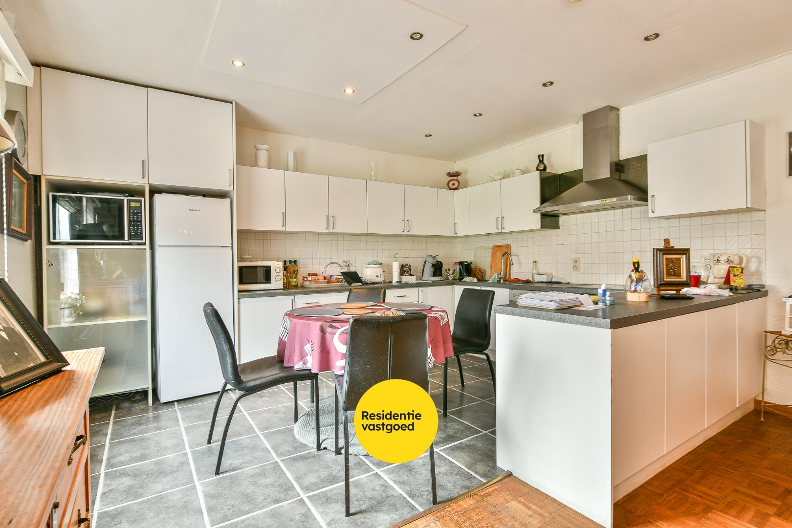 Uniek handelshuis met renovatiepotentieel in het hart van Blankenberge 