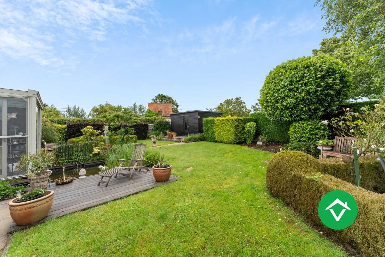 Alleenstaande woning met 4 slaapkamers en dubbele garage te Koekelare 