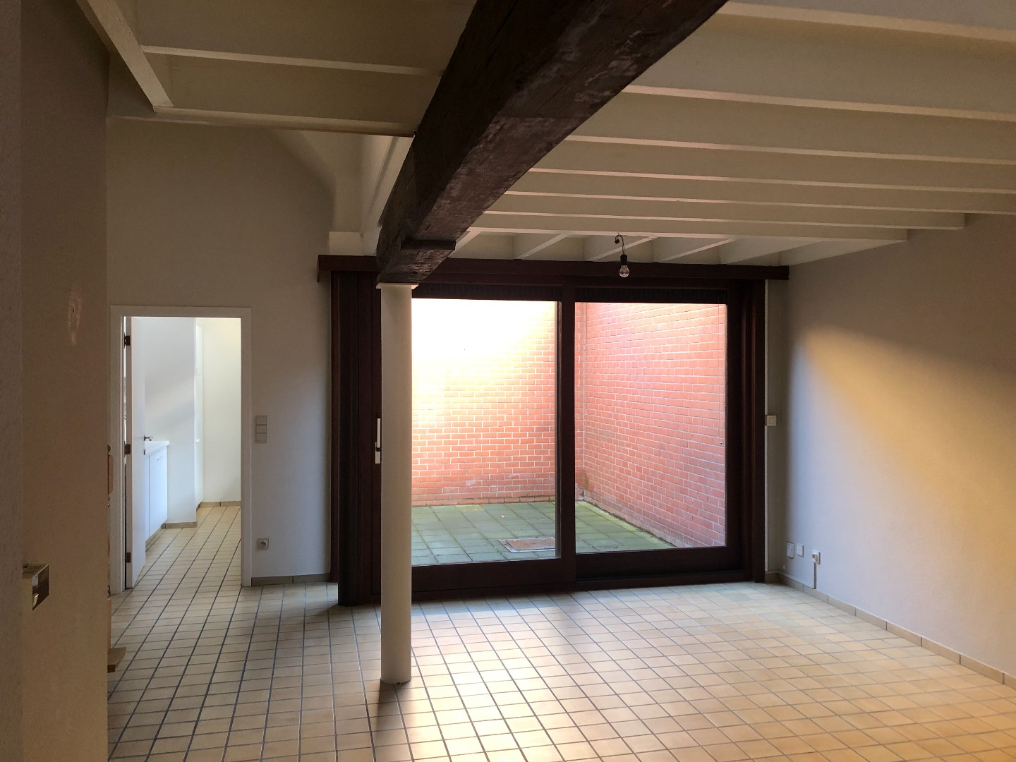 Gezellig rijwoning met stadskoer 