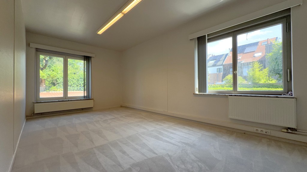 Charmant instapklaar kantoor te huur aan De Sterre in Gent