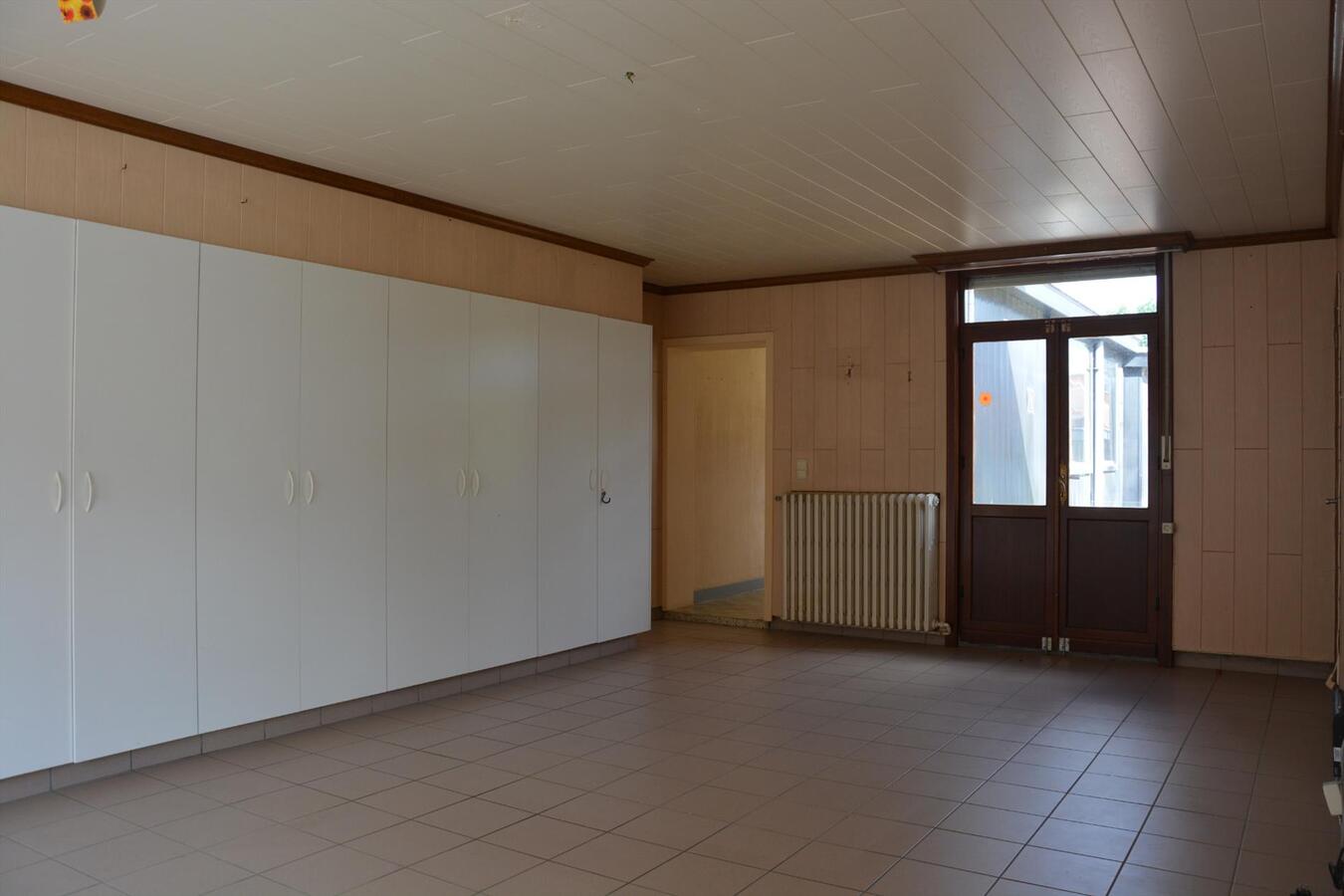 Op te knappen woning in rustige straat 