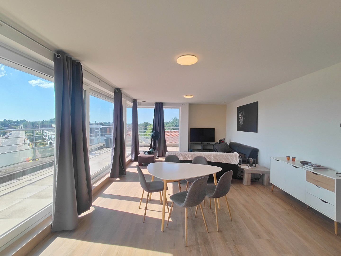 Penthouse met 2 slaapkamers met achterliggende garage 