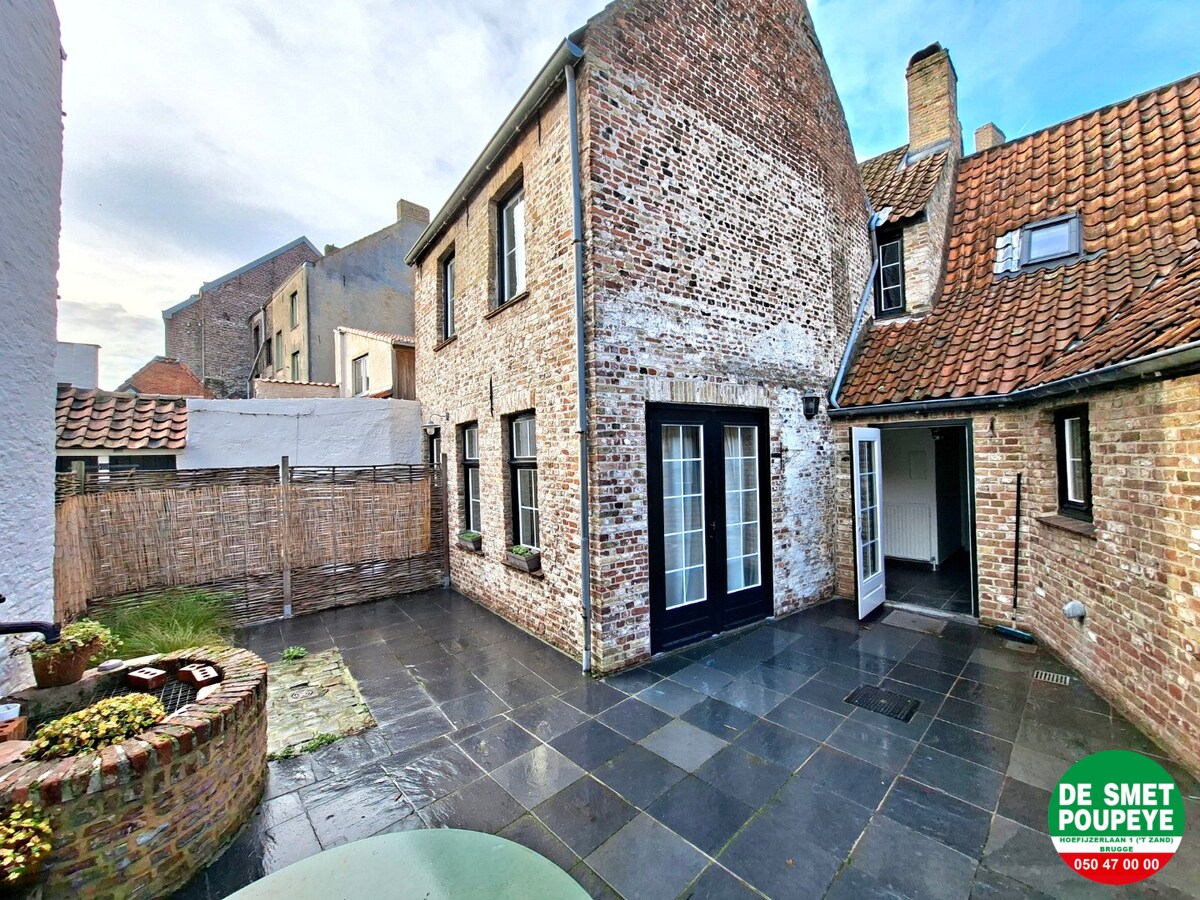 Typische Brugse woning met binnenpatio/tuintje 