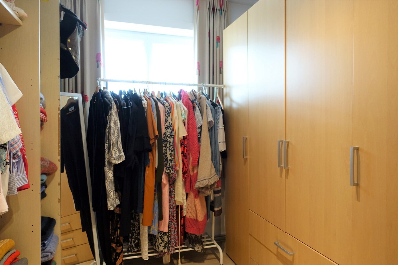 Gerenoveerde rijwoning met 3 slaapkamers en tuin 