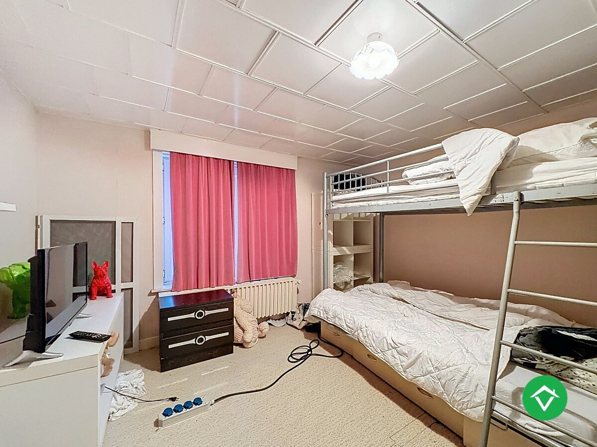 Ruime woning met 4 slaapkamers en terras te Ichtegem 