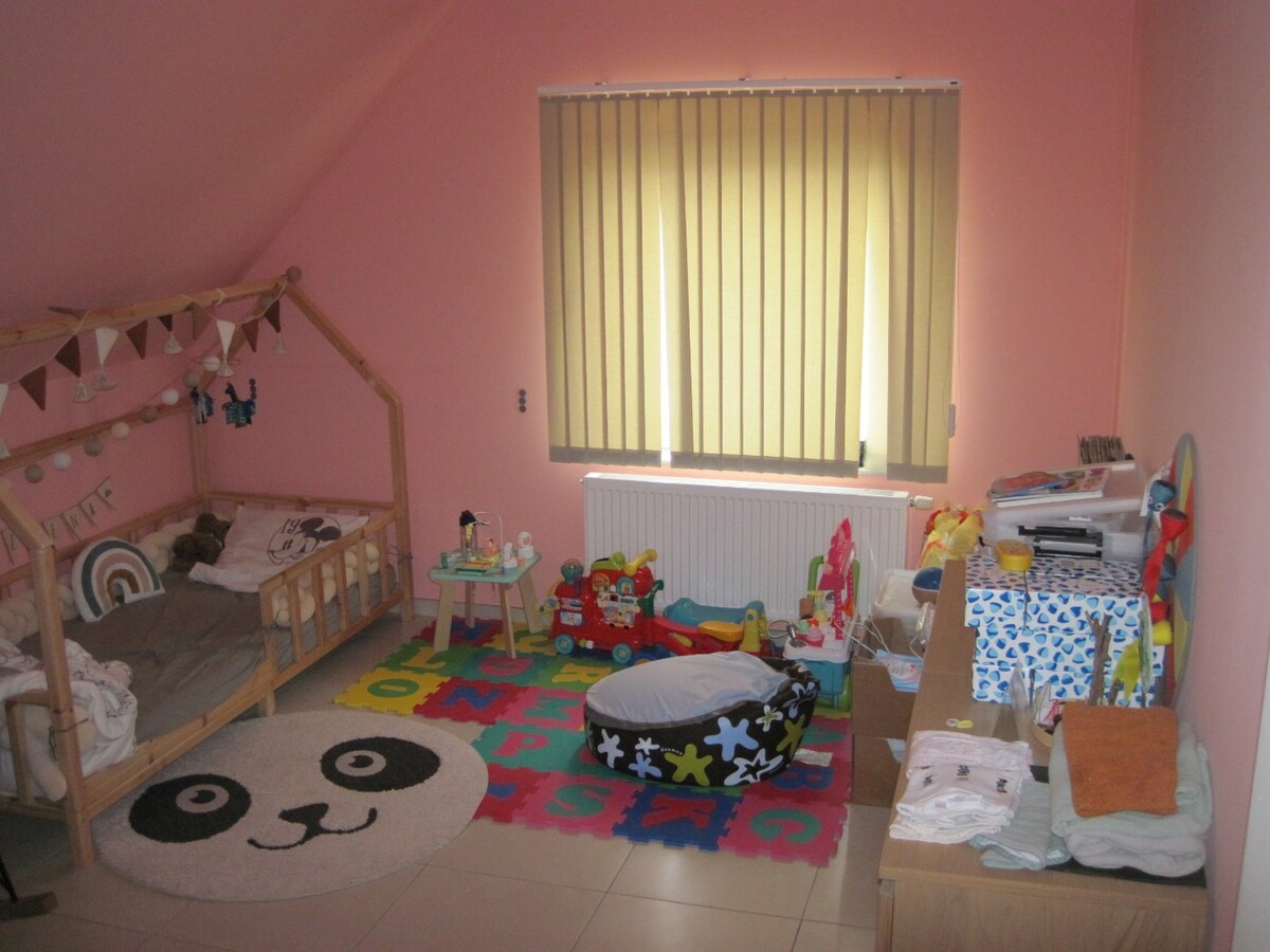 Aangename gezinswoning (Half Open Bebouwing). 