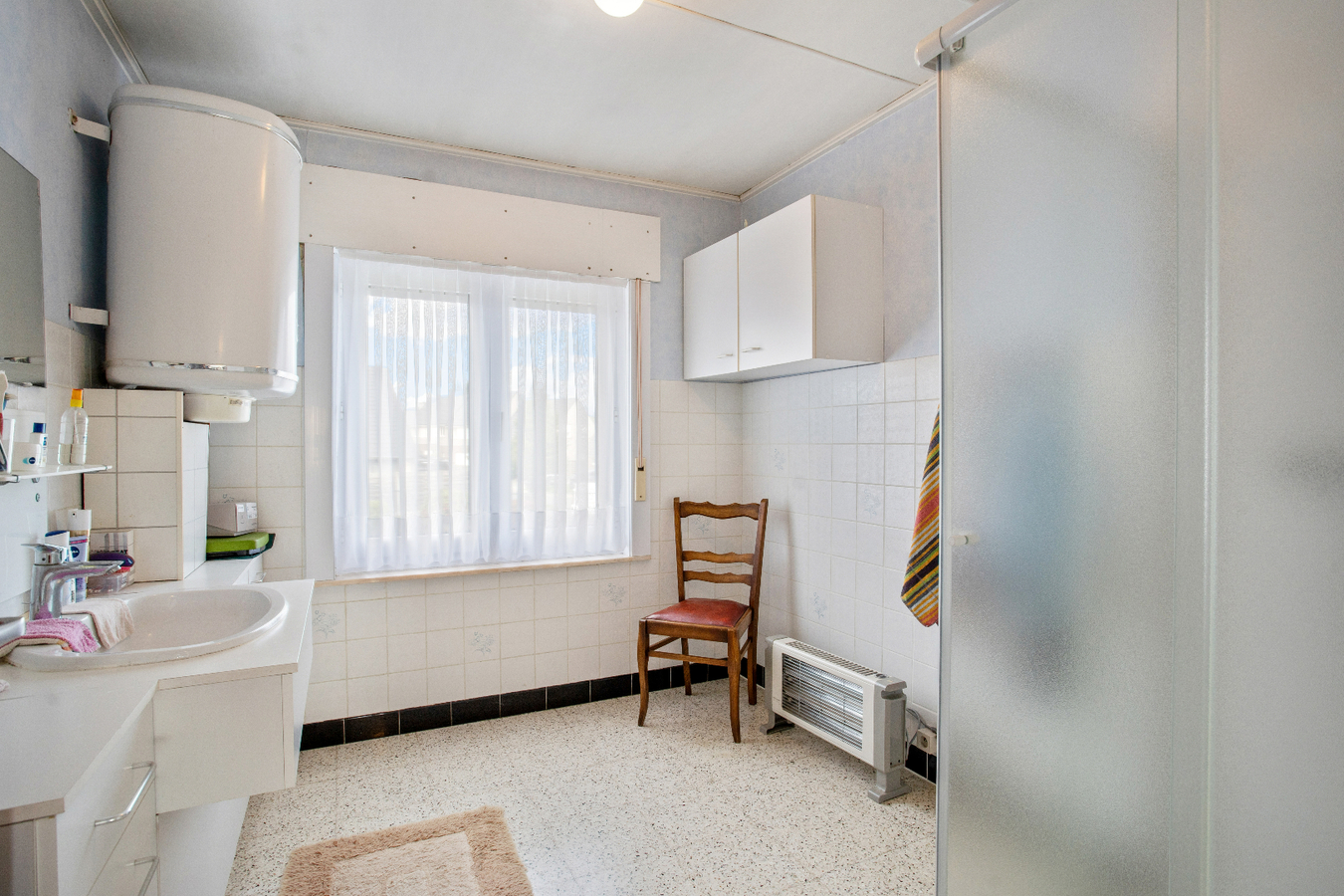 Centraal gelegen woning met 5 slaapkamers op ruim perceel van 982m² 