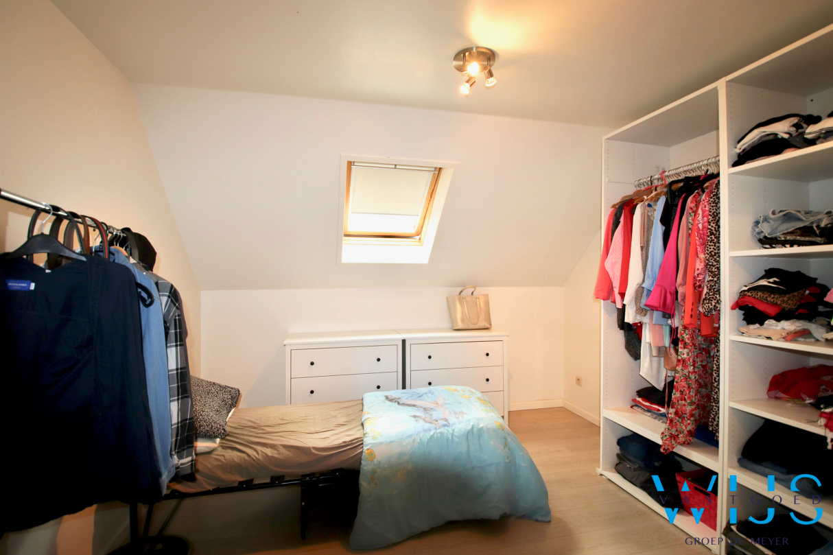 Instapklaar woonhuis met tuin te centrum WAARSCHOOT ! 