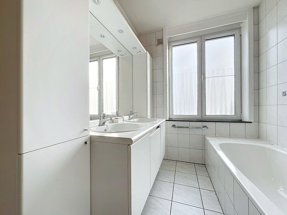 Energiezuinig, ruim tweekamerappartement (115m²) te centrum Deinze 