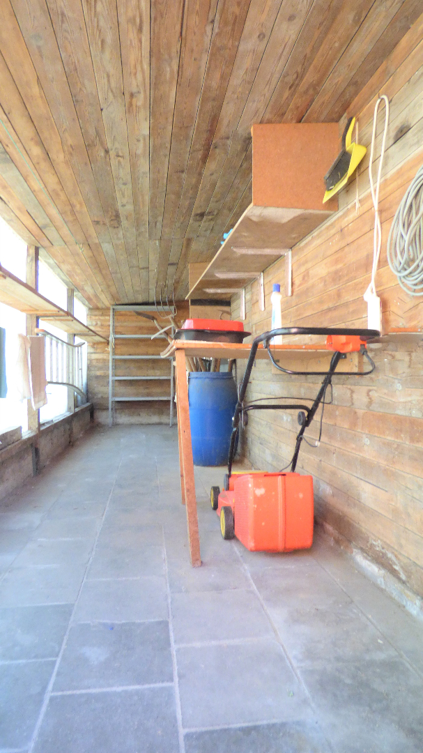 Charmante en verrassend ruime halfopen woning te Kuurne 