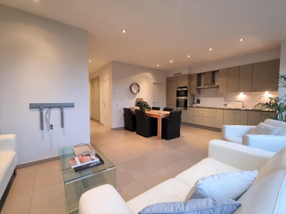 Knap appartement met open zicht te Heist 