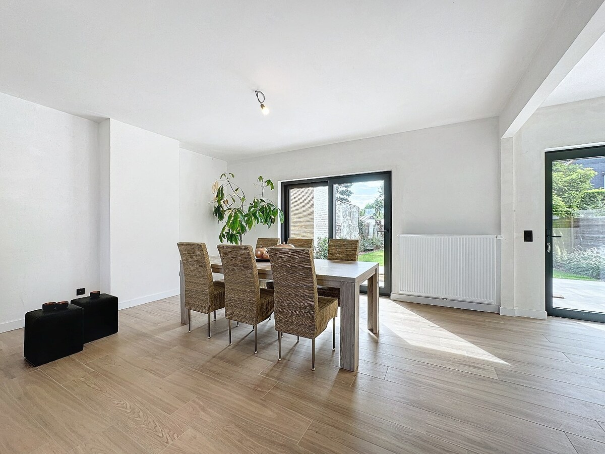 Top renovatieproject op residentiële ligging te Bevegem 