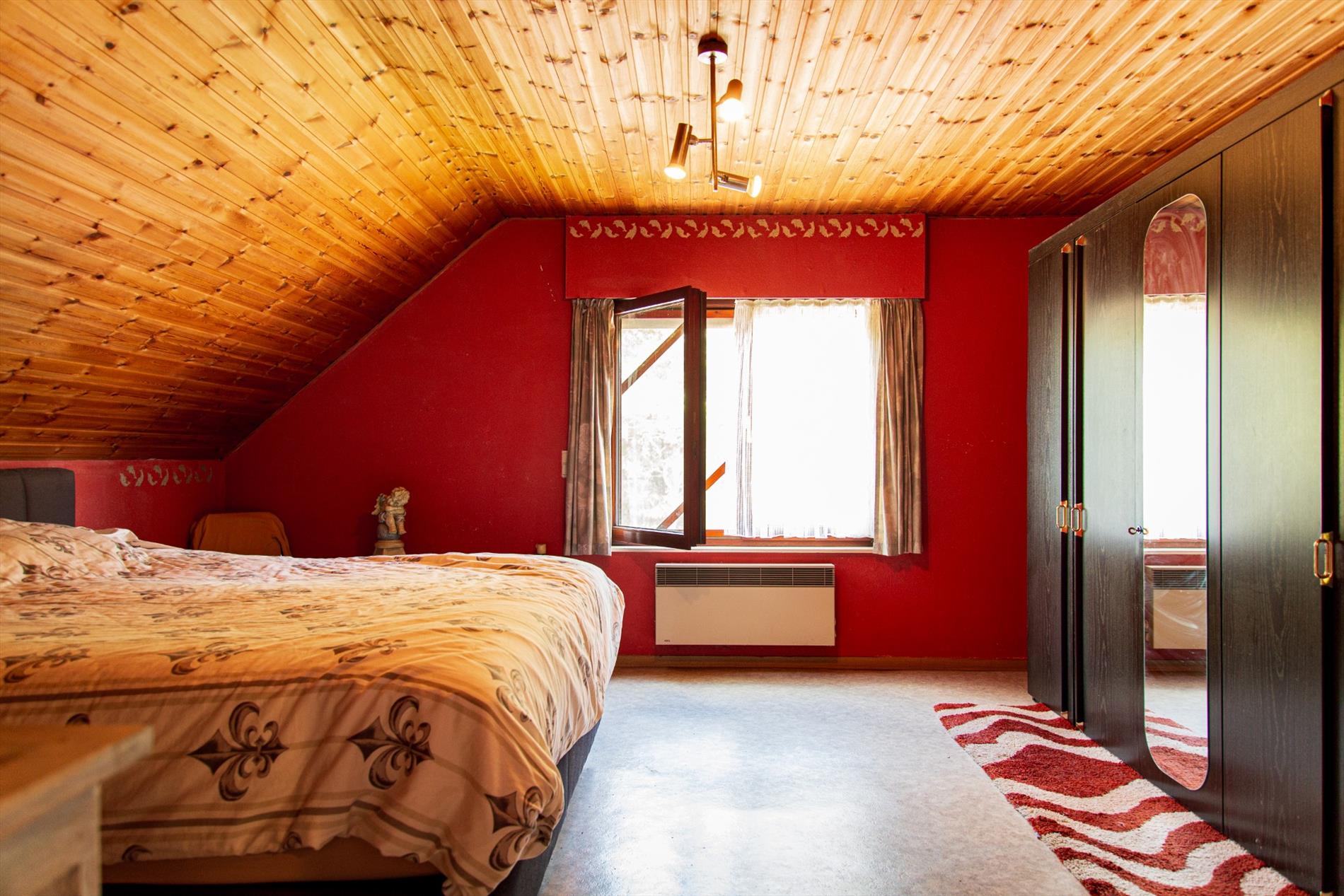 Open bebouwing met  4 (mogelijk 6) slpks  op 1.195 m²  rustig gelegen te Adegem 