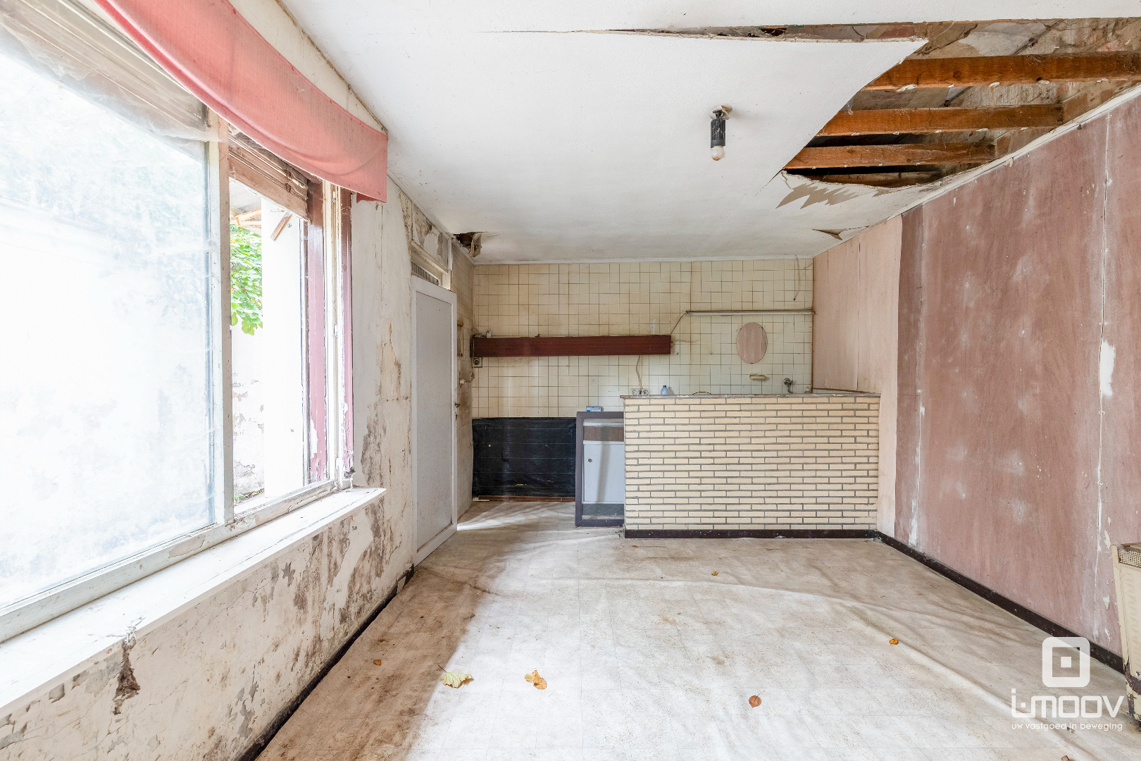 Ruime eigendom gemengd gebruik met 4 slaapkamers 