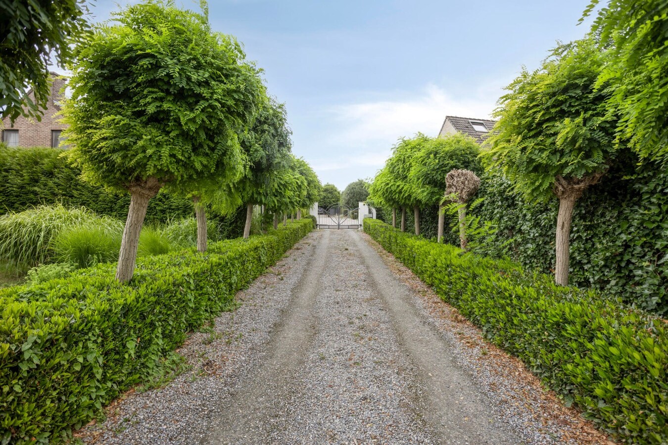 Stijlvolle villa met tuin en dubbele garage te Tienen 