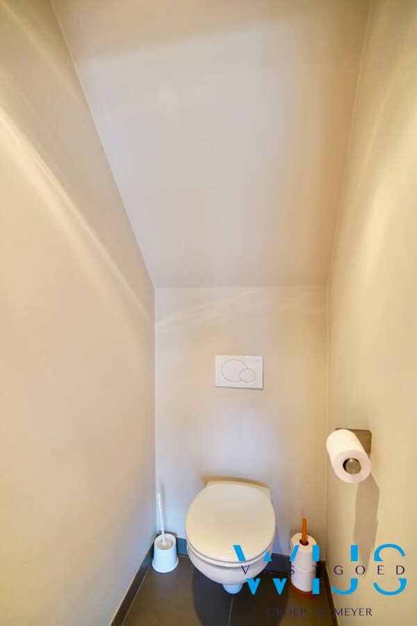 Stijlvolle alleenstaande woning met kapsalon te Kluizen 