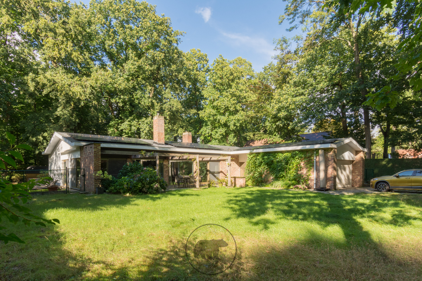 Modernistische laagbouwvilla op residentiële toplocatie te Destelbergen 