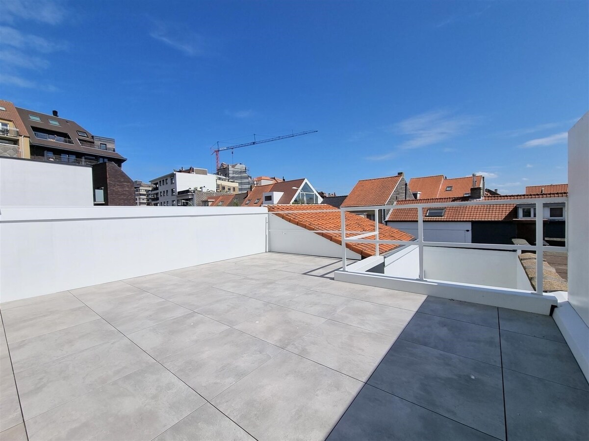 Volledig gerenoveerde woning met garage vlakbij het strand - Heist 