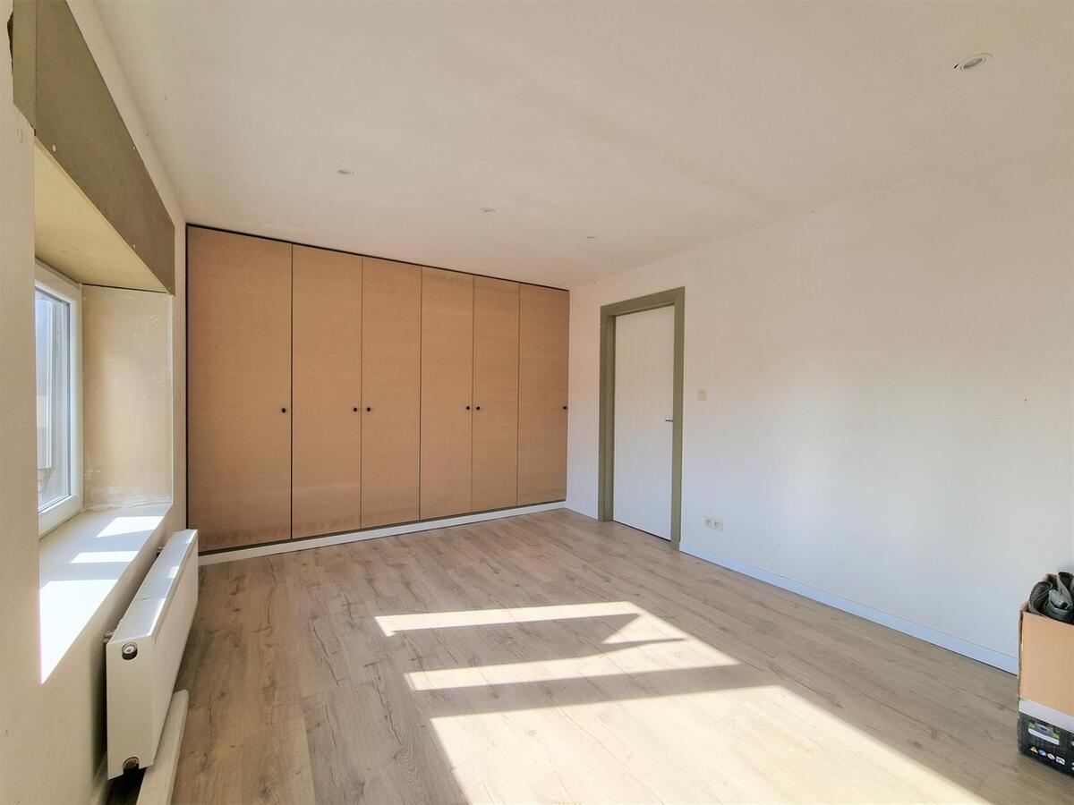 Knap gerenoveerde woning met grote tuin en oprit - Dudzele 