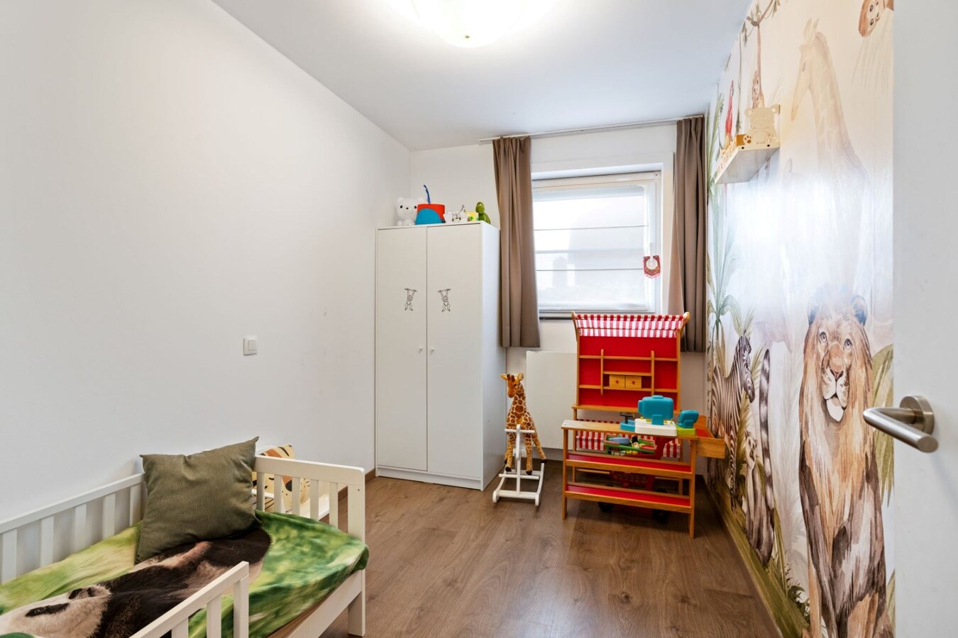 Centraal gelegen, halfopen woning met zonnige tuin 