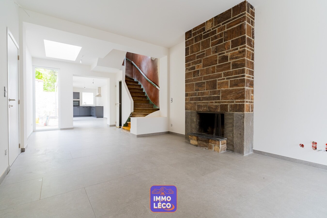 Maison rénovée en 2024, dans le centre, jardin et garage 