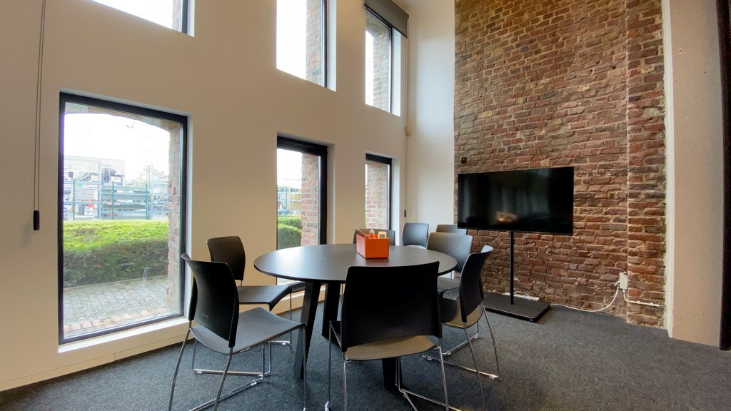 Prachtig ingerichte loftkantoren te koop in Kortrijk