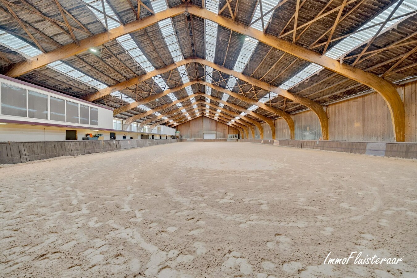 Professionele accommodatie op ca. 3,5Ha te Amougies (Henegouwen). 