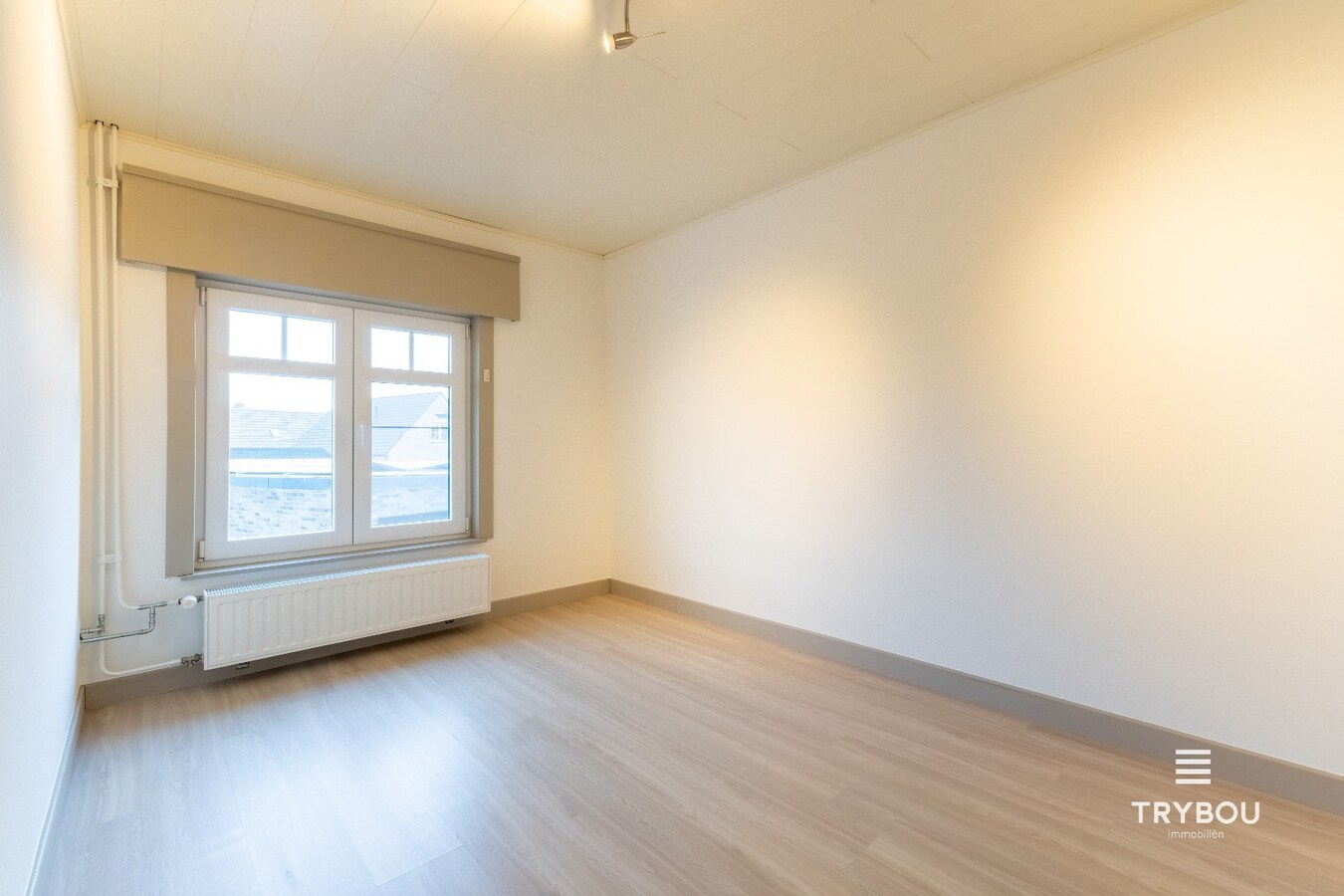 Open bebouwing met een uitzonderlijk ruim perceel in Houthulst! 
