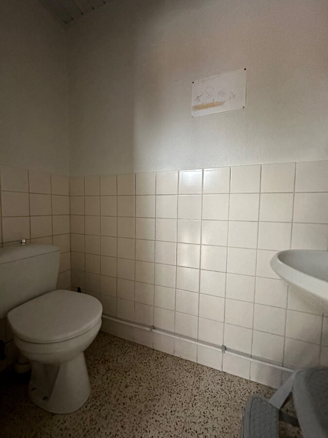 Ruime woning met 5 slaapkamers te Zwevezele 