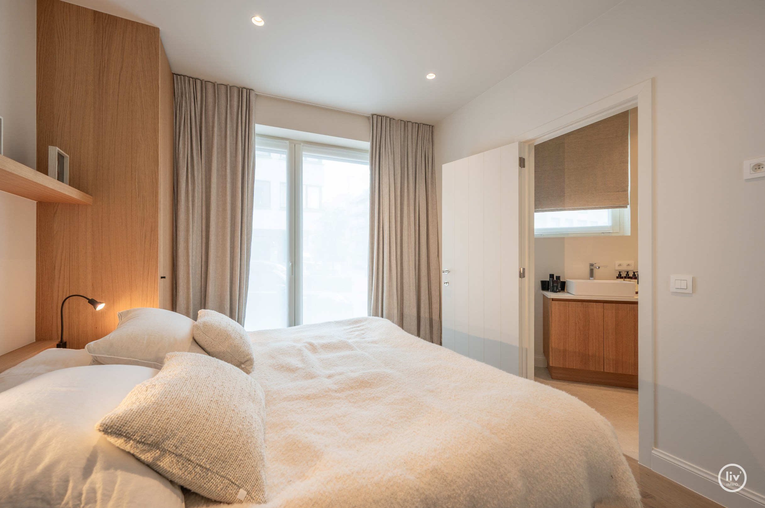 Gezellig gelijkvloersappartement met tof terras gelegen op de Leopoldlaan te Knokke. 