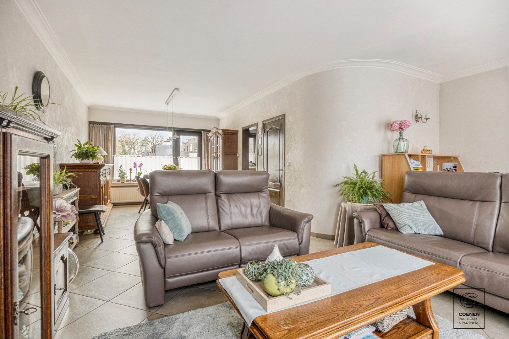 Zeer verzorgde bel-etagewoning op een centrale ligging te Kontich! 