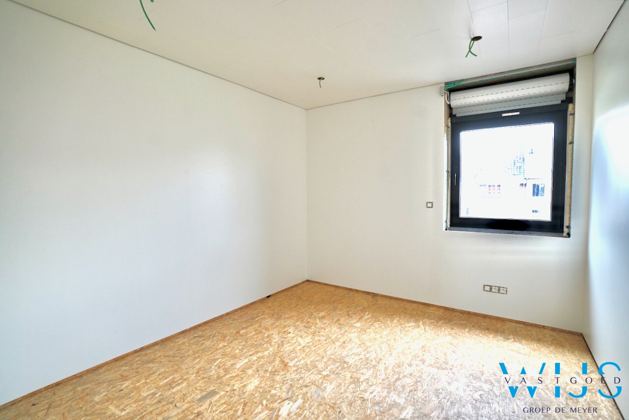 Nieuwbouw met 5 slaapkamers op een prachtig perceel te EEKLO ! 