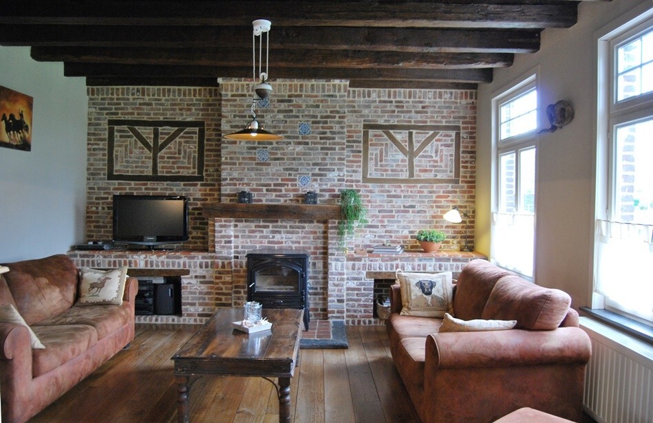 Idyllische woning met stalgebouwen op ca. 5000m² te Sint-Laureins 