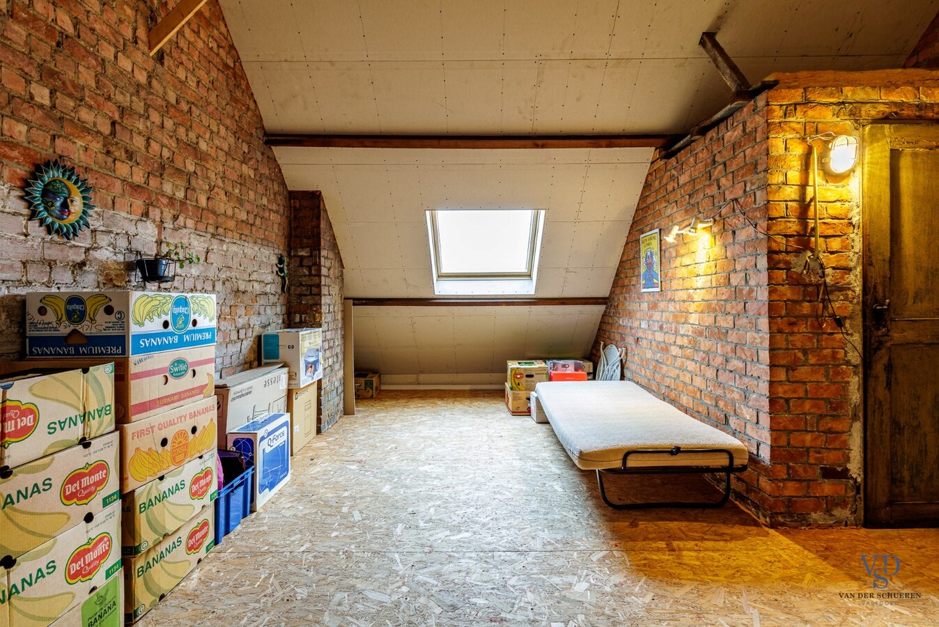 Karaktervolle woning met tuin op gunstige ligging. 