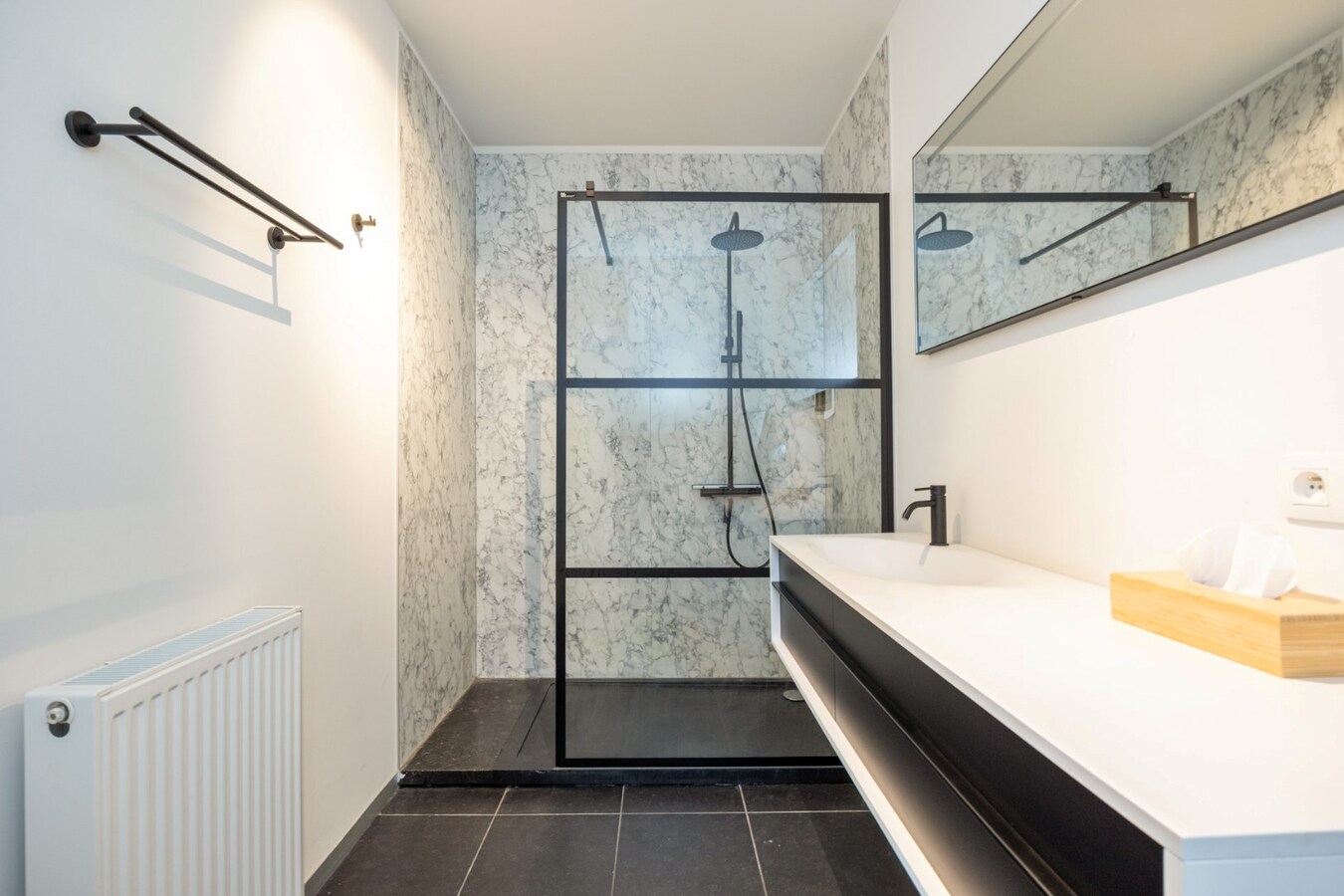 Stijlvol appt. met terras in de 'London Tower' op 't Eilandje! 