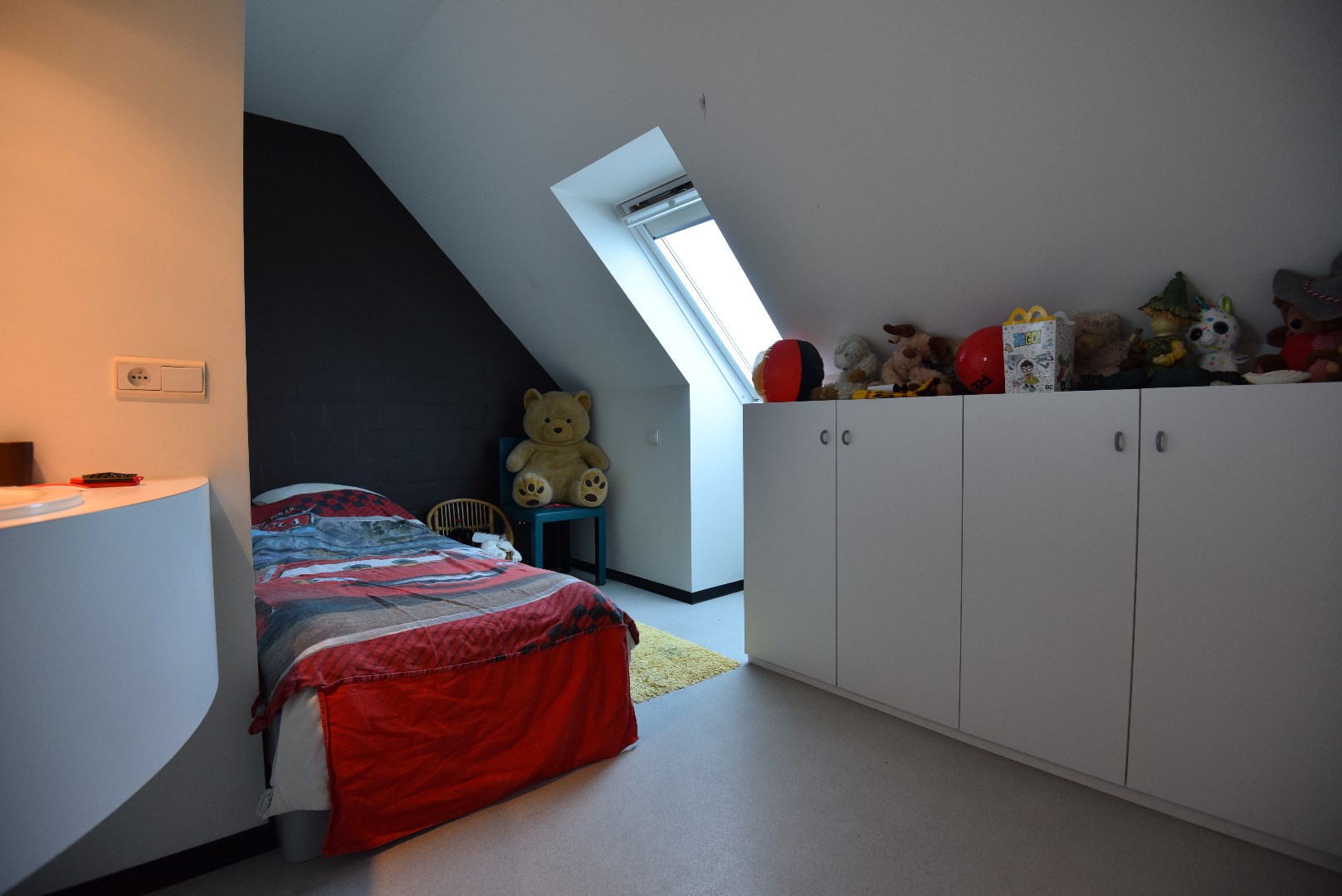 Volumineuze (9 slpks) multifunctionele woning te centrum Lembeke 