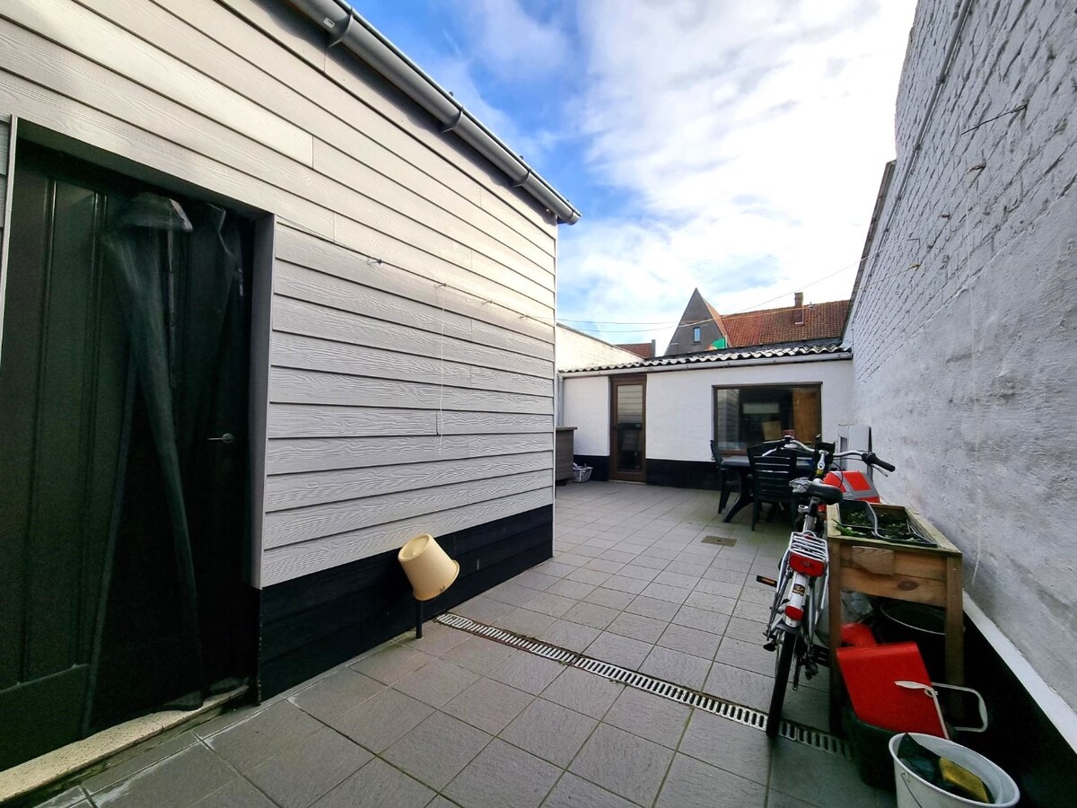 Centraal gelegen, zeer ruime gezinswoning te Heist 