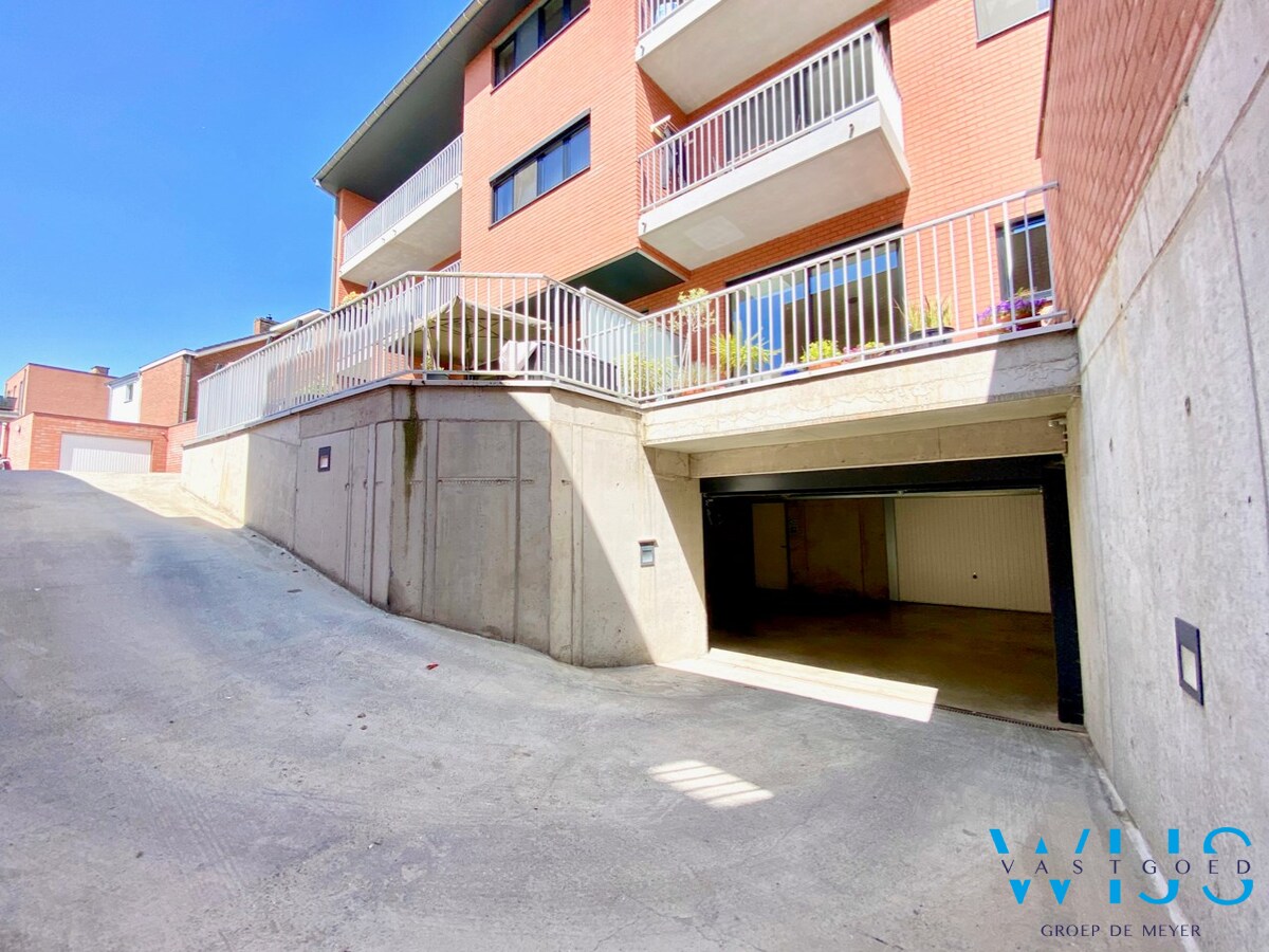 Energiezuinig GELIJKVLOERS app met garage te SLEIDINGE ! 